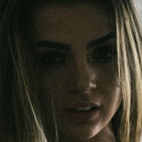 Abby Cremo Çıplak