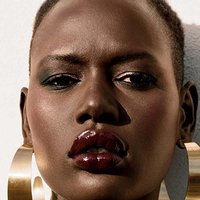 Ajak Deng Çıplak