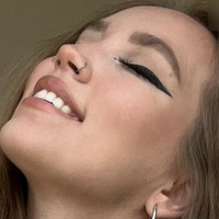 Alana Akoeva / Zombiemodel Çıplak