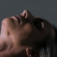 Aline Hirth Çıplak
