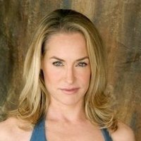 Amanda Wyss Çıplak