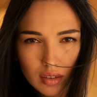Ana Martzipanova Çıplak