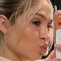 Andrea Celina Çıplak