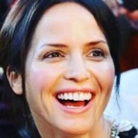 Andrea Corr Çıplak