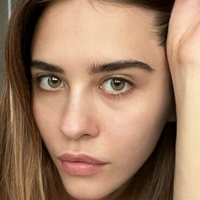 Angela Nikolau Çıplak