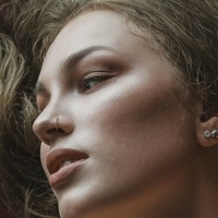 Anna Bykanova Çıplak