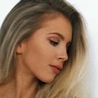 Anneka Madget Çıplak
