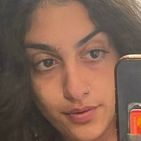 Aria Khan Çıplak