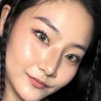 Arine Kim Çıplak