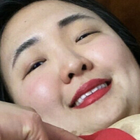 Aroomi Kim Çıplak
