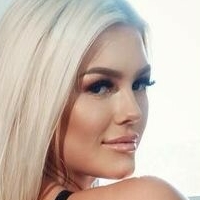 Ashlynn Sky Çıplak