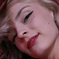 astridsjohn Çıplak
