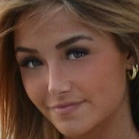 Ava Majury Çıplak
