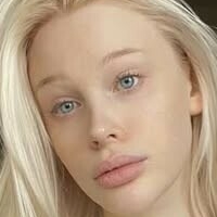 Avrora Meey Çıplak