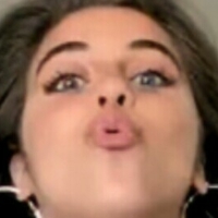 babyariel Çıplak