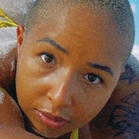 Bahayogi Alex Kaufmann Çıplak