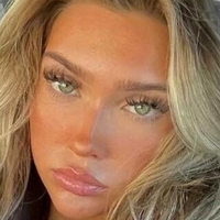 Bella Lakey Çıplak