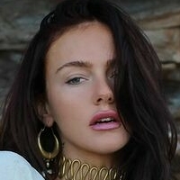 Bindi London Çıplak
