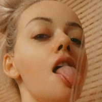 Blonde Temptress Çıplak