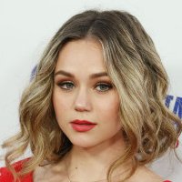 Brec Bassinger Çıplak