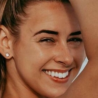 Brianna Throssell Çıplak