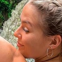 Briony Mengham Çıplak