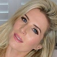 British Soap Stars Çıplak