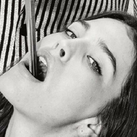 Camille Dugast Çıplak