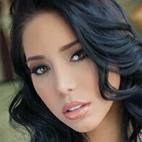 Carolina Petkoff Çıplak