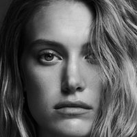 Caroline Lowe Çıplak