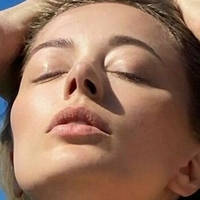 Caroline Vreelnd Çıplak