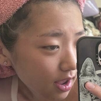 Catherineee.jpg Çıplak