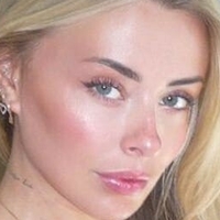 Corinna Kop Çıplak