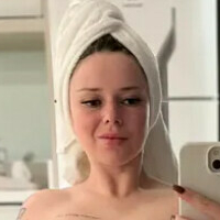 Cris Kuzma Çıplak
