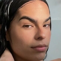 Danyela MLN Çıplak