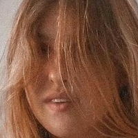 Dina Grinberg Çıplak