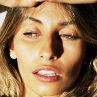 Dominique Elissa Faludi Çıplak