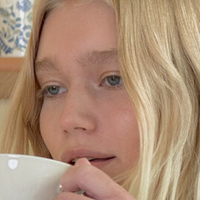 Dottir Model Çıplak