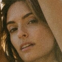 Elizabeth Giolito Çıplak