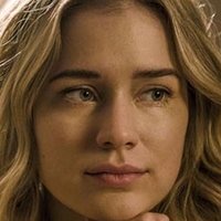Elizabeth Lail Çıplak