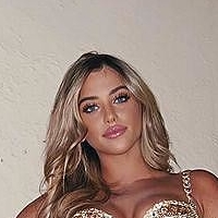 Elle Danjean Çıplak