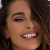 Ellie Gonsalves Çıplak