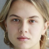 Elsa Langnase Çıplak