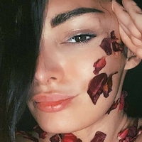 Emilie Nef Naf Çıplak