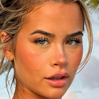 Emily Elizabth Çıplak