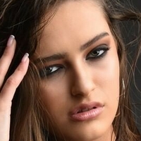 Emily Kuper Çıplak