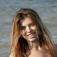 Emily Mayers Çıplak