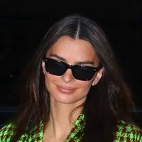 Emily Ratajkowski Çıplak