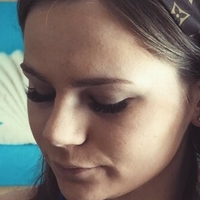 Emily V Çıplak