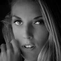 Emma Elizabeth Çıplak